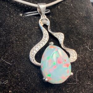 Stunning Honeycomb Ethiopian opal pendant